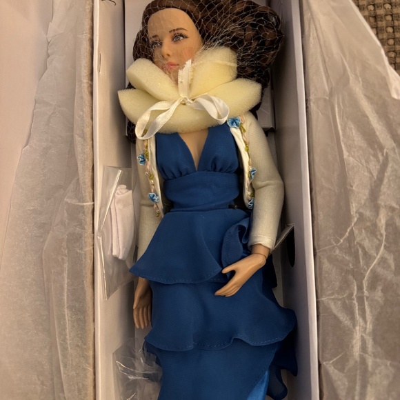 SOLD AS SET Tonner - Bella Swan and Edward Cullen Twilight Movie TURN ME - Picture 3 of 16